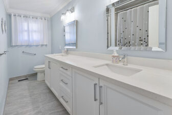 sunnycove-bathroom2
